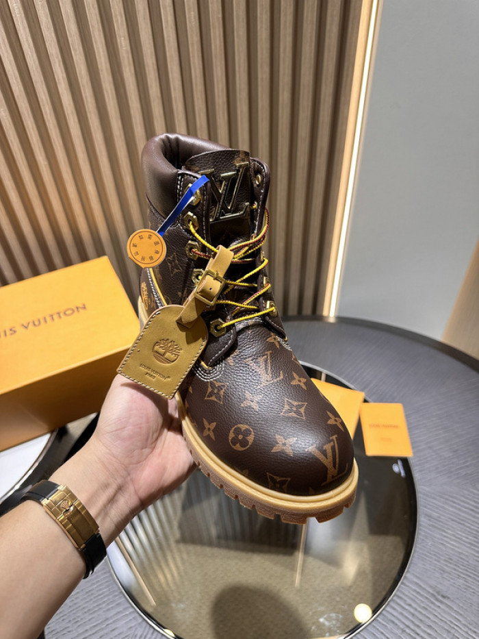 LV BOOTS L000017
