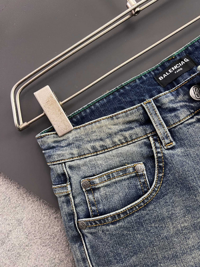 Balenciag**a CLOTHES