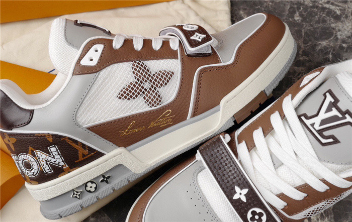 LV SNEAKER LV-000148