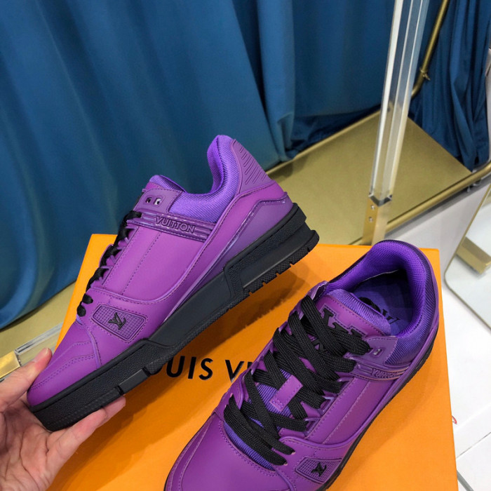 LV SNEAKER LV-000319