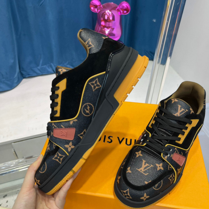 LV SNEAKER LV-000350