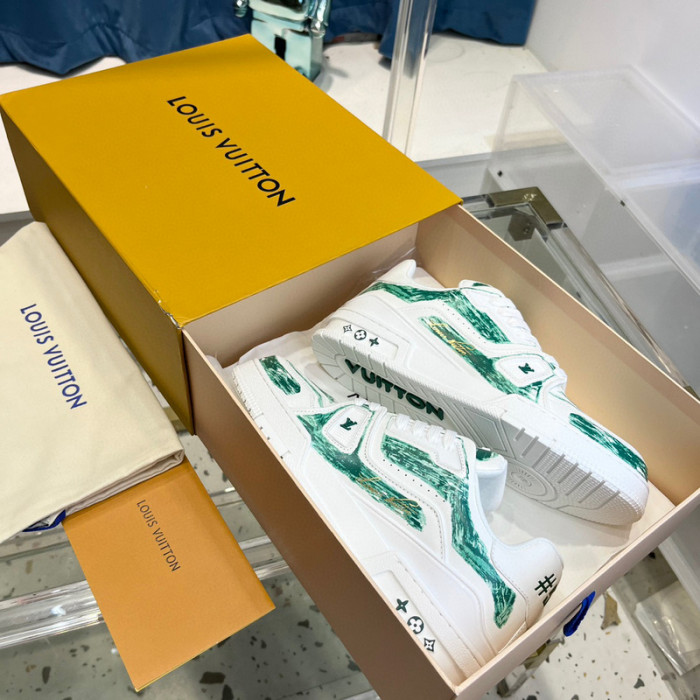 LV SNEAKER LV-000408