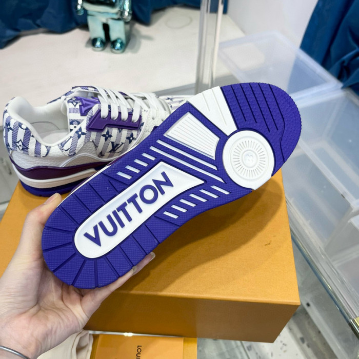 LV SNEAKER LV-000439