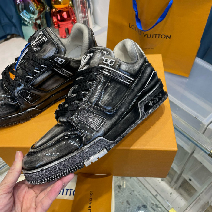 LV SNEAKER LV-000507