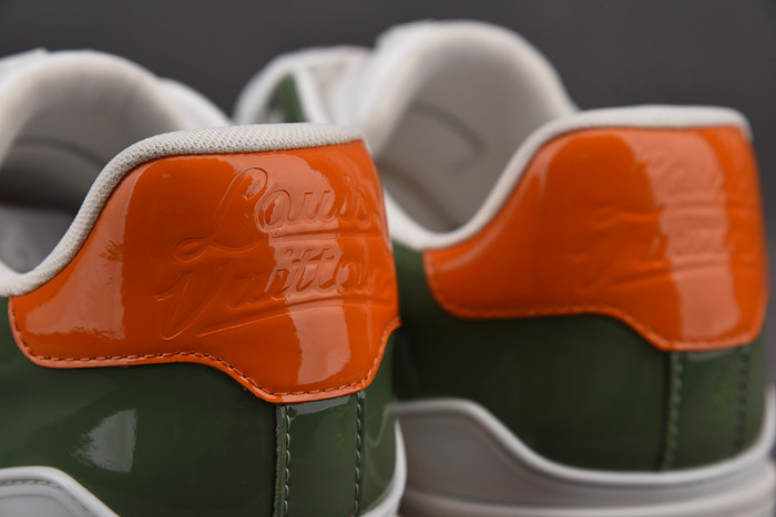 LV SNEAKER LV-000097