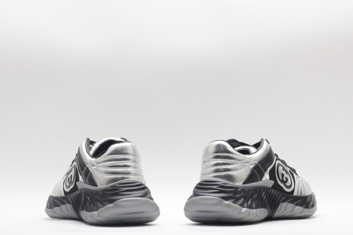 G*u*i* trainer sneaker119