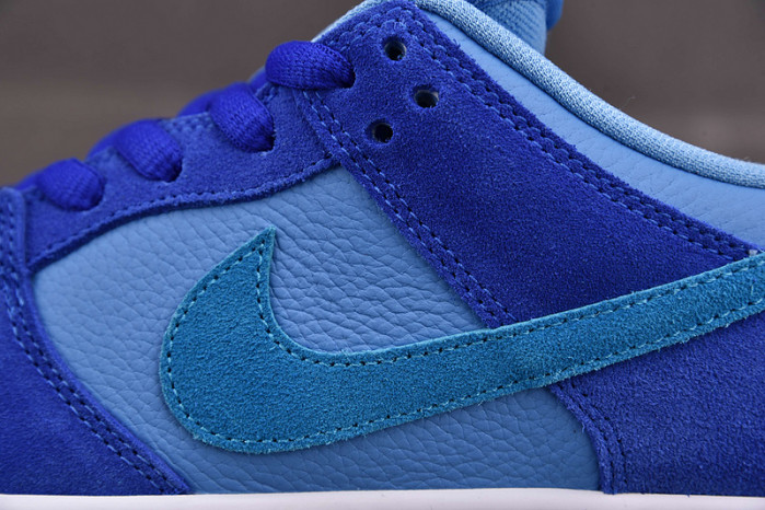 Nike SB Dunk Low “Blue Raspberry” DM0807-400