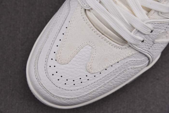 LV SNEAKER LV-000109