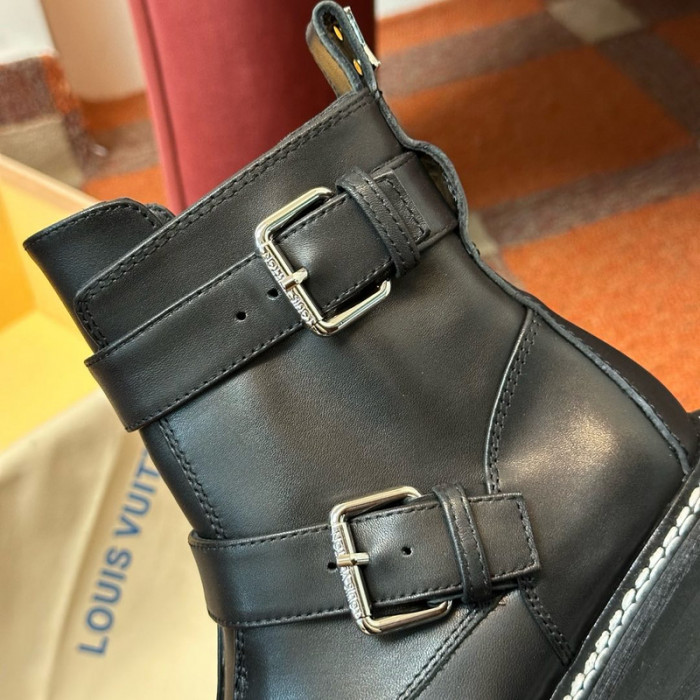 LV BOOTS L000048