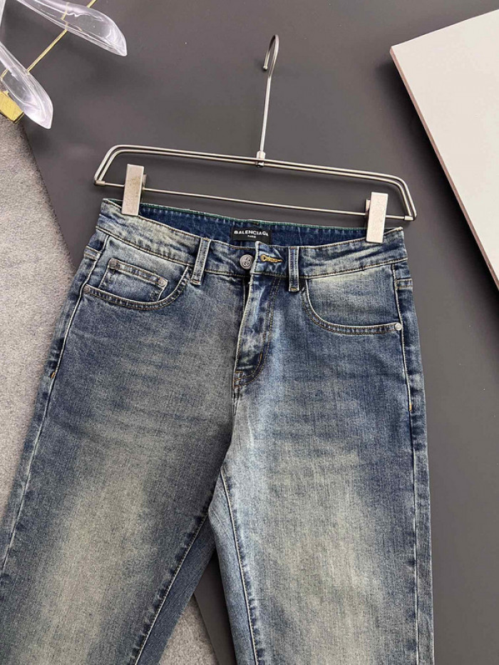 Balenciag**a CLOTHES