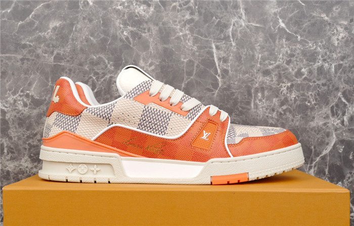 LV SNEAKER LV-000160