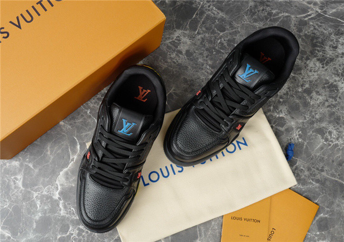LV SNEAKER LV-000290