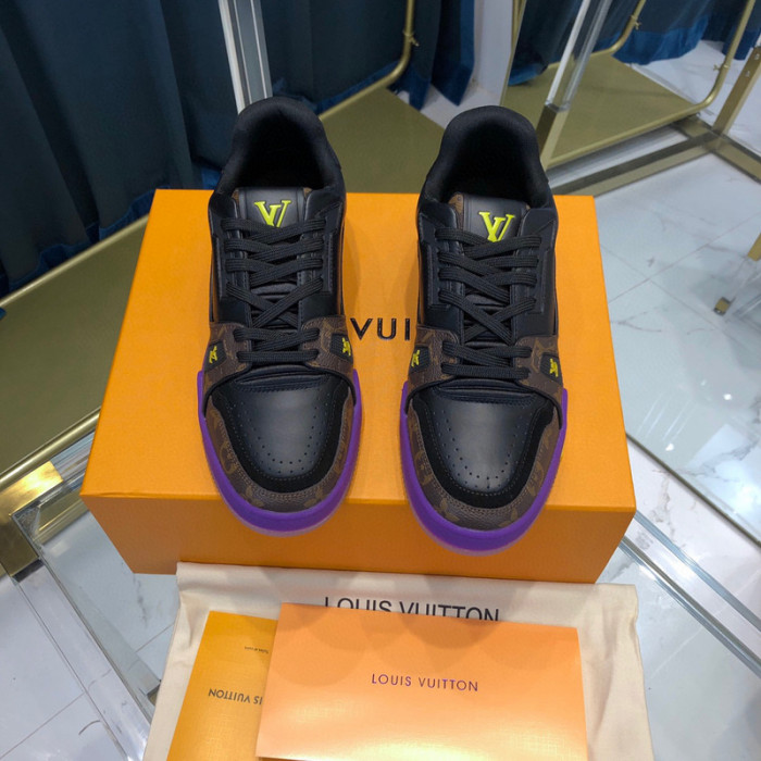 LV SNEAKER LV-000315