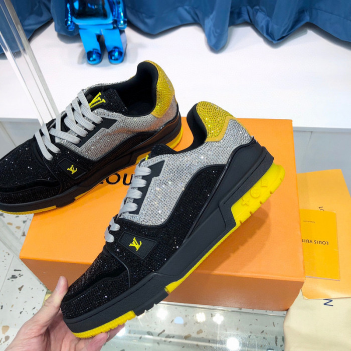 LV SNEAKER LV-000361