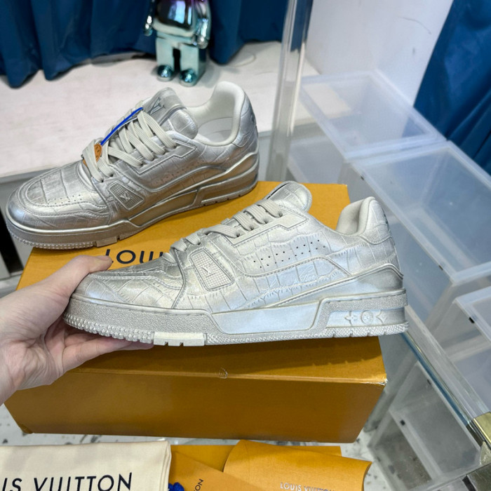 LV SNEAKER LV-000472