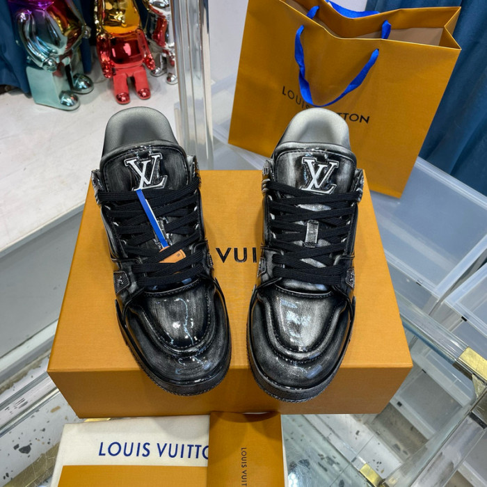 LV SNEAKER LV-000507