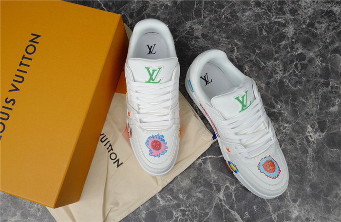 LV SNEAKER LV-000211