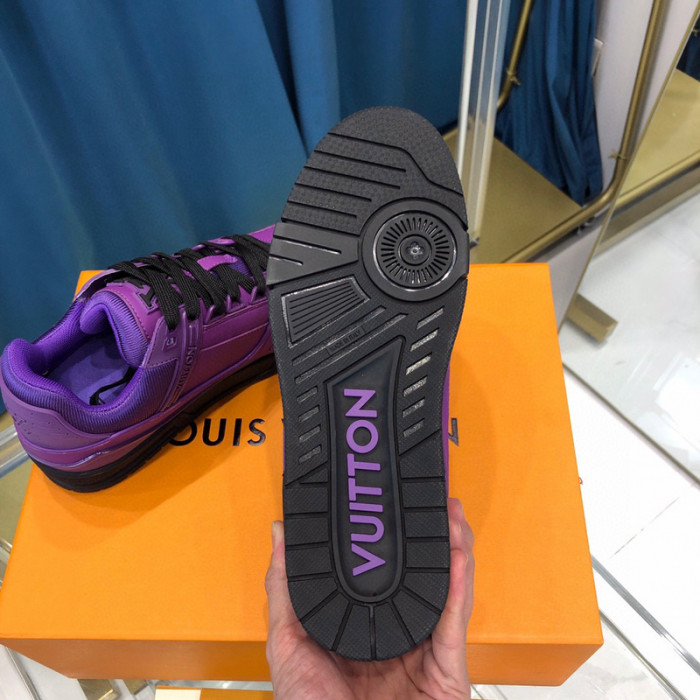 LV SNEAKER LV-000319