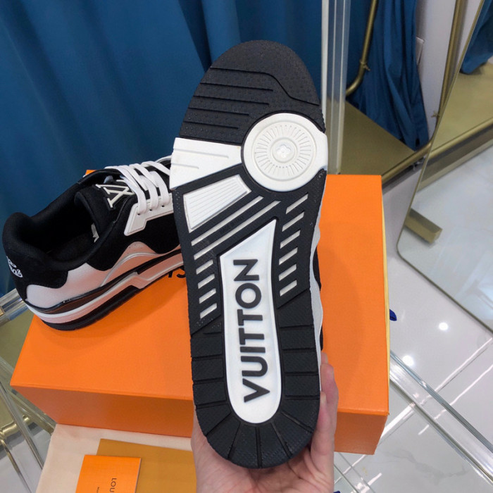 LV SNEAKER LV-000338