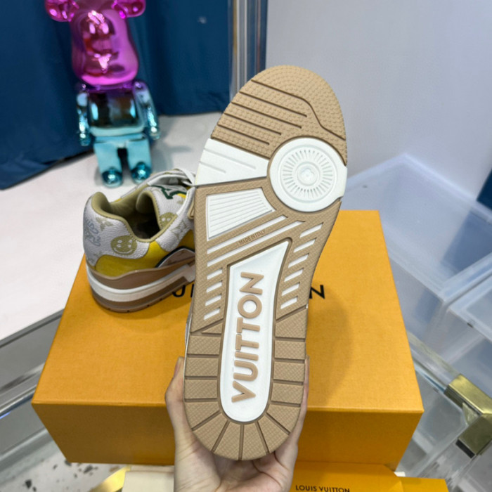 LV SNEAKER LV-000345