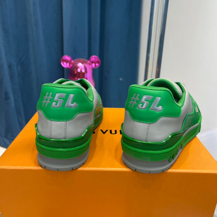 LV SNEAKER LV-000377