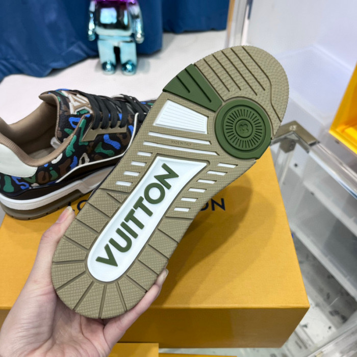 LV SNEAKER LV-000401