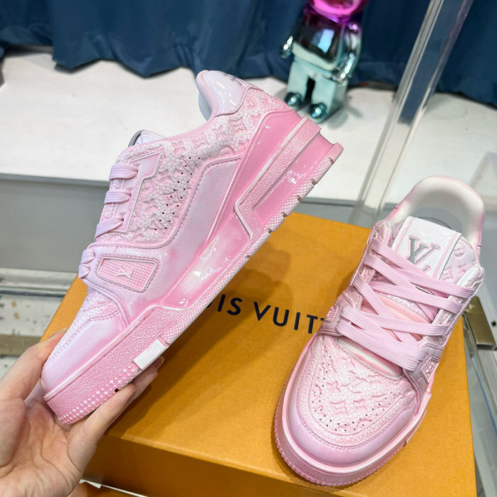LV SNEAKER LV-000425