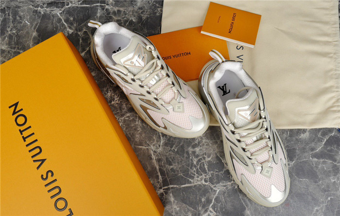 LV SNEAKER LV-000221