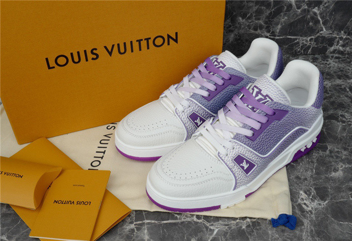 LV SNEAKER LV-000252