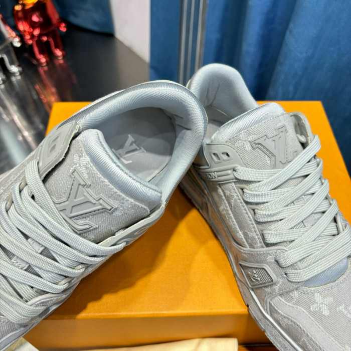 LV SNEAKER LV-000516