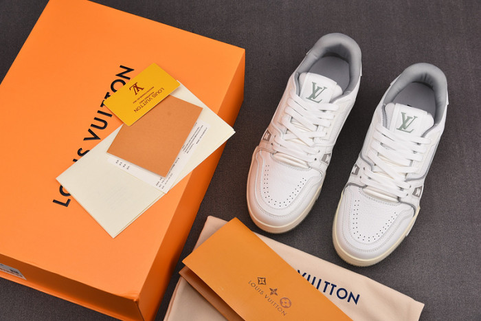 LV SNEAKER LV-000098
