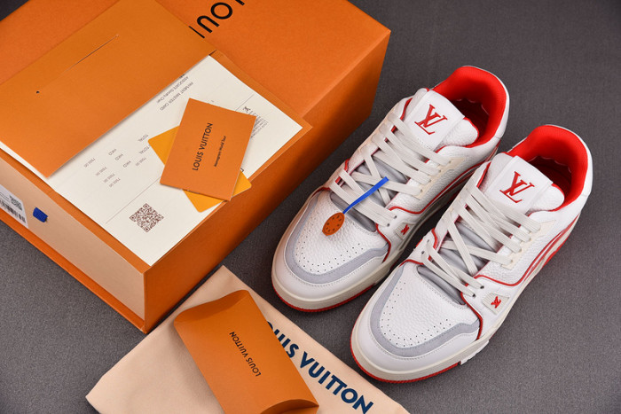 LV SNEAKER LV-000129