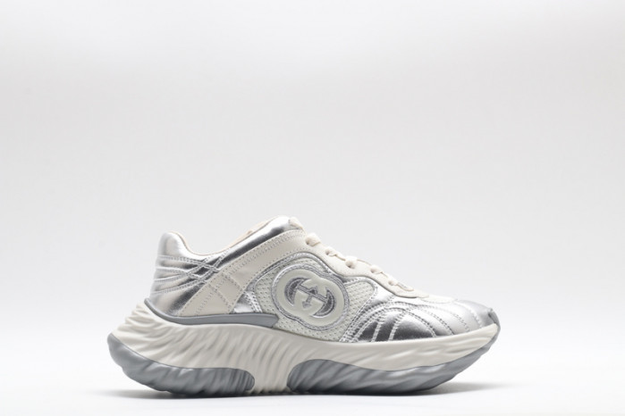 G*u*i* trainer sneaker115