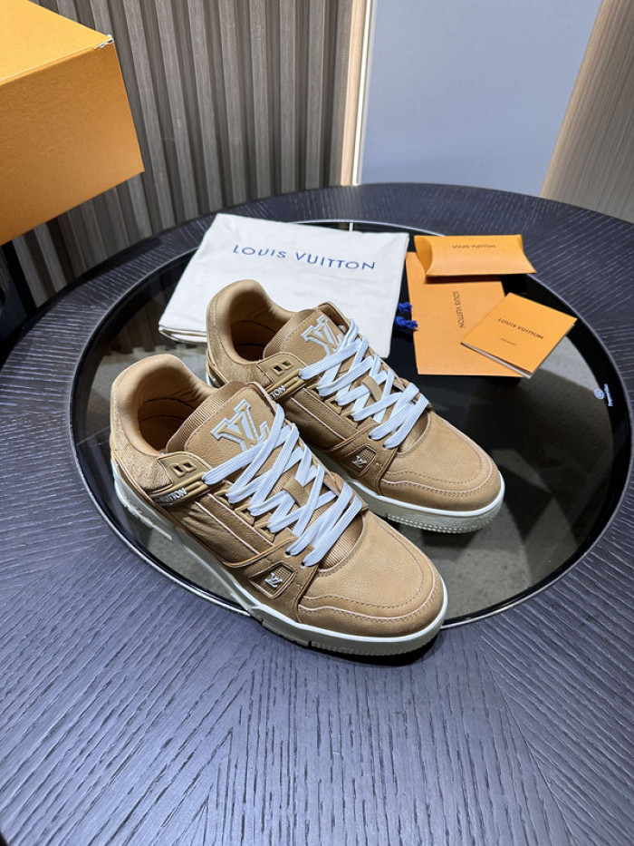 LV TRAINER SNEAKER LV-000565