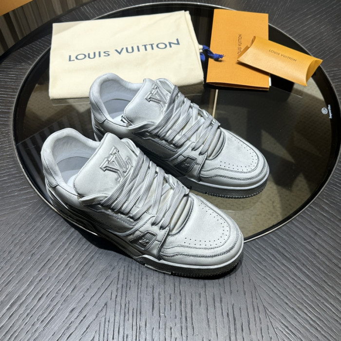 LV TRAINER SNEAKER LV-000601