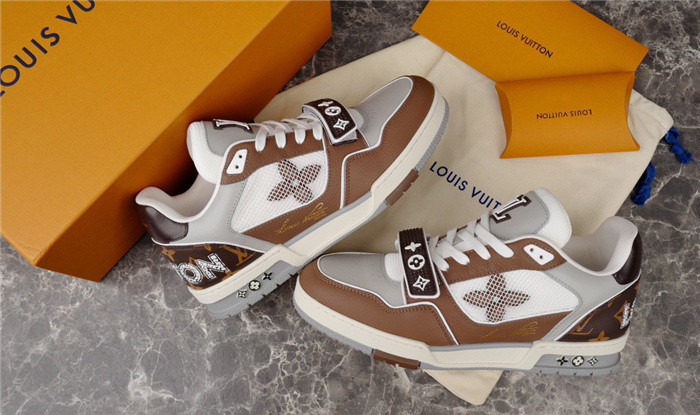 LV SNEAKER LV-000148