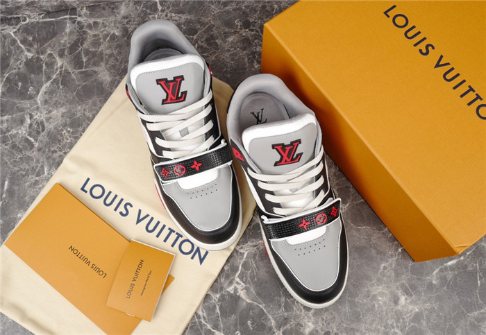 LV SNEAKER LV-000157