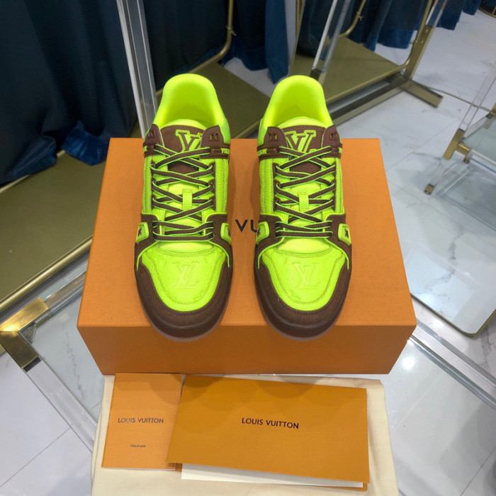 LV SNEAKER LV-000311