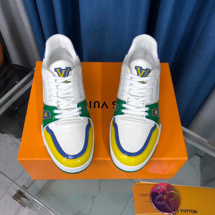 LV SNEAKER LV-000332