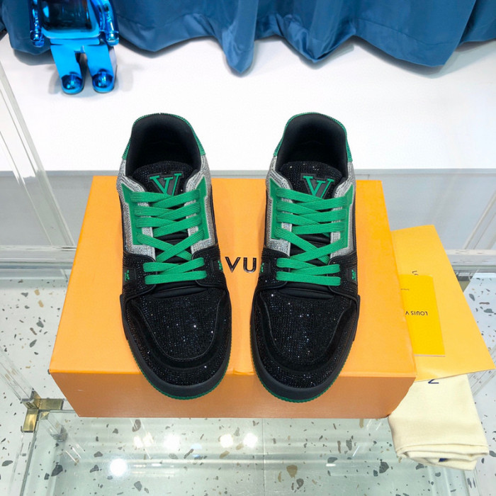 LV SNEAKER LV-000366
