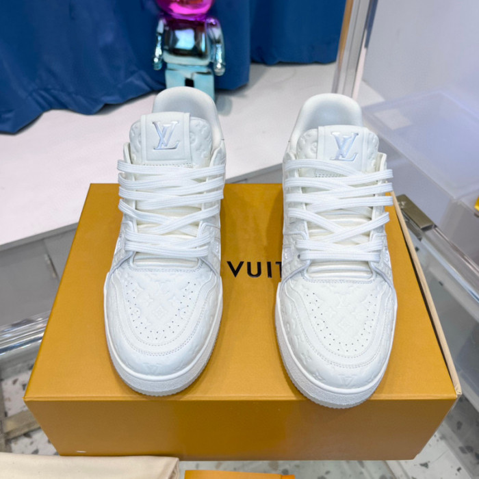 LV SNEAKER LV-000390