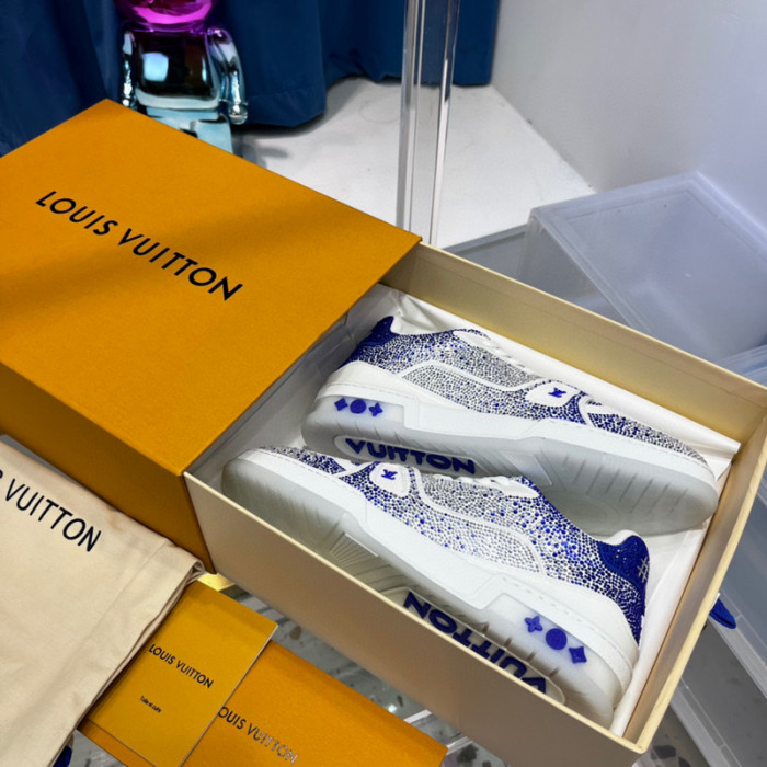 LV SNEAKER LV-000395