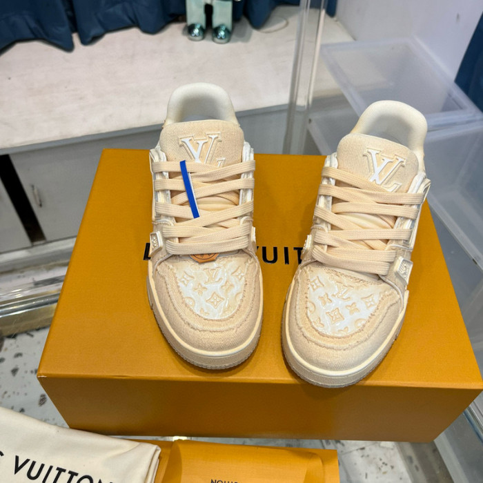 LV SNEAKER LV-000467