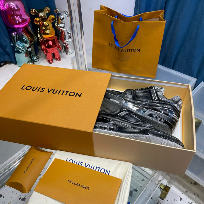LV SNEAKER LV-000507