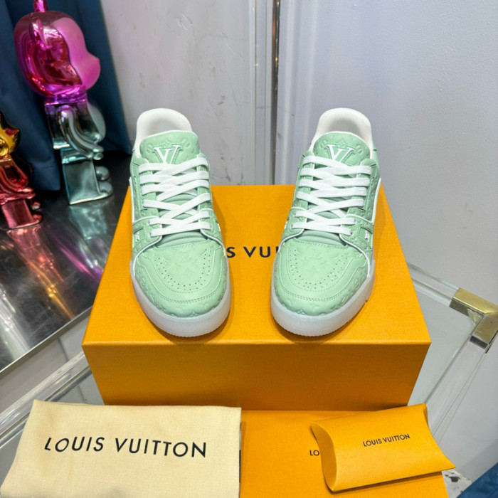 LV SNEAKER LV-000521