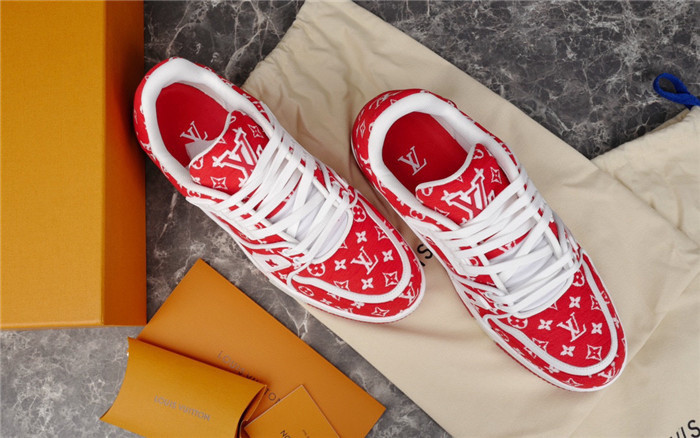 LV SNEAKER LV-000216