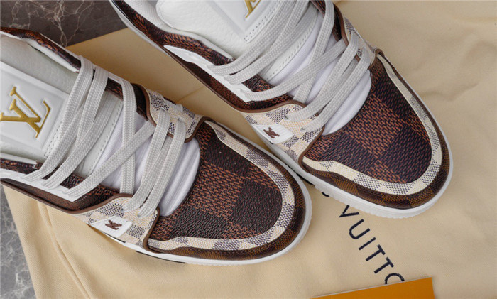 LV SNEAKER LV-000219