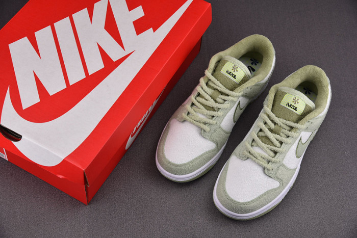 Nike Dunk Low SE Fleece Pack Honeydew (W) DQ7579-300
