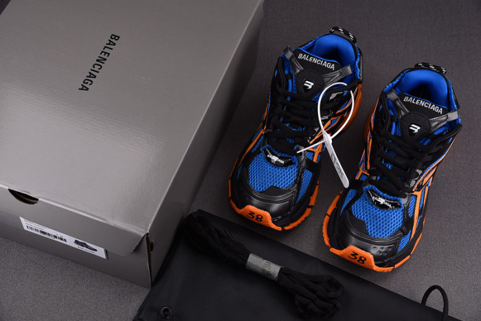 RUNNER SNEAKER RS032