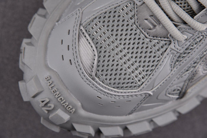 DEFENDER SNEAKER DS016